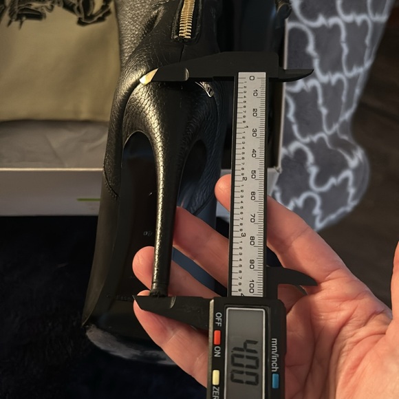 Burberry Heritage Grain Knee High Heel Boots - Picture 8 of 8